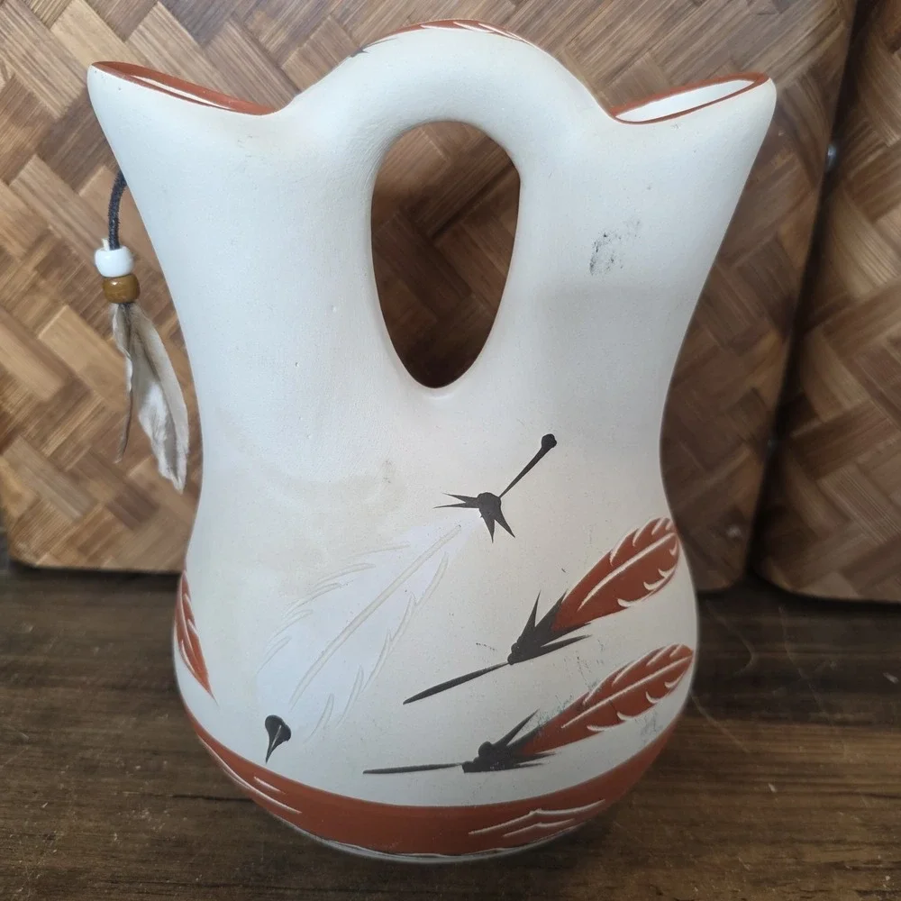 Native American Indian Pottery Feather Arrow Wedding Vase 7.5